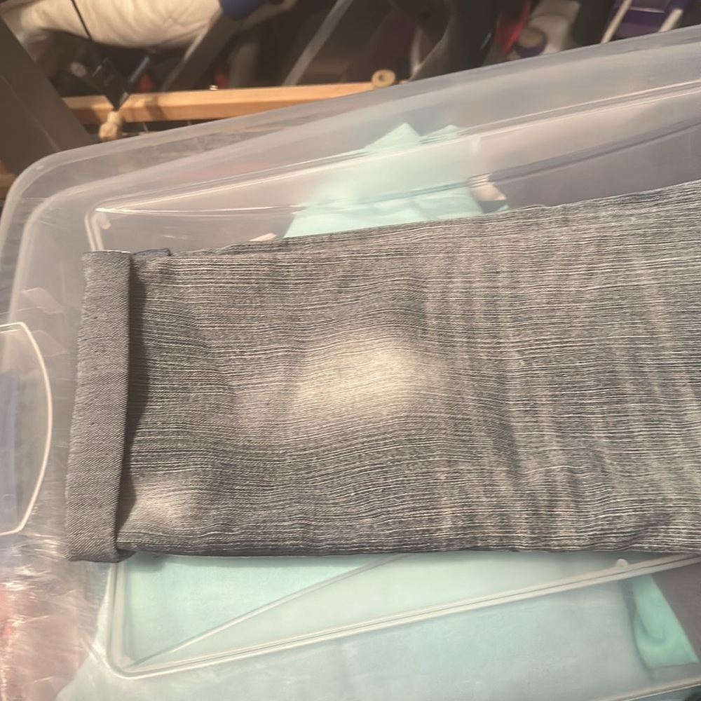 Brand new capris - Picture 7 of 7